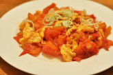 Sir-fried egg and tomato.png